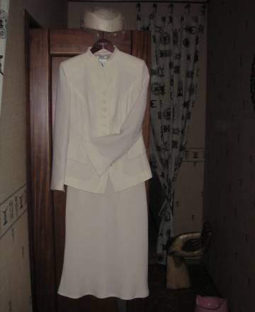 Свадебный костюм + шляпка с вуалью Домодедово