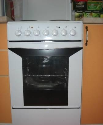 Продаю электрическую плиту в отличном состоянии Москва