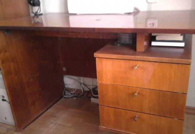 Стол письменный полированный Санкт-Петербург