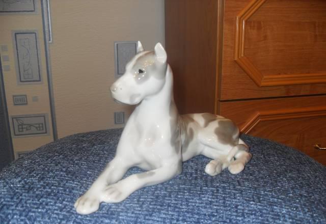 Фарфоровая статуэтка дог Санкт-Петербург