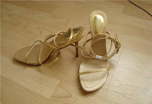 Золотистые новые босоножки 38 р Америка Москва
