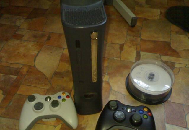 Xbox 360 elite + 2 джойстика + около 20 игр Санкт-Петербург