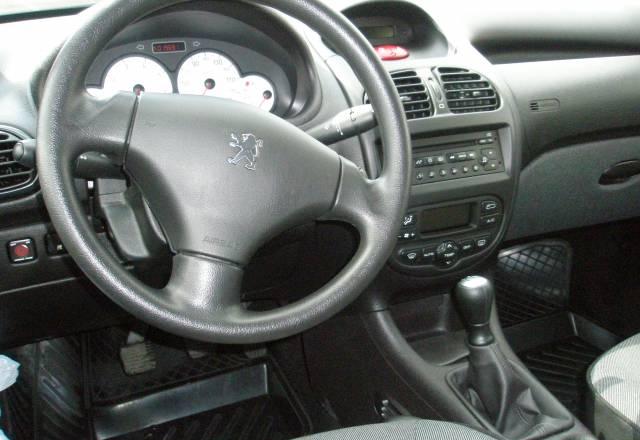 Автомобиль Peugeot 206 Sedan Москва