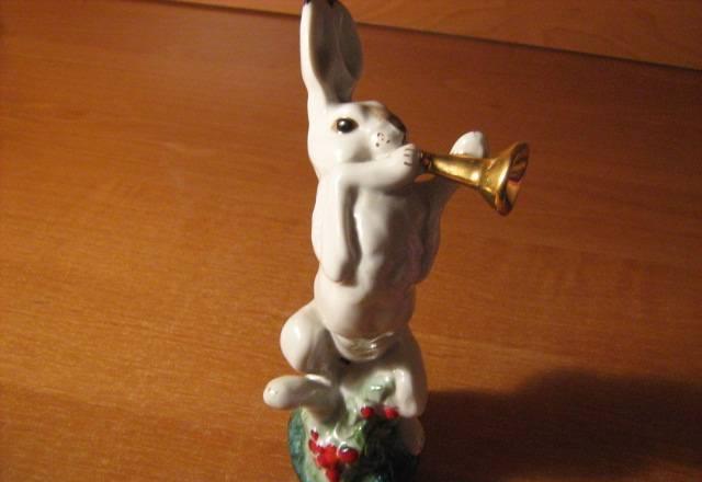 Фарфоровая статуэтка Заяц играющий на дудке, лфз Санкт-Петербург