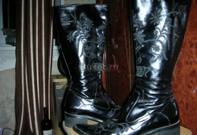 Сапоги с вышивкой Москва