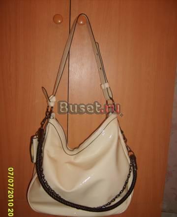 Лаковая сумка кремового цвета Москва