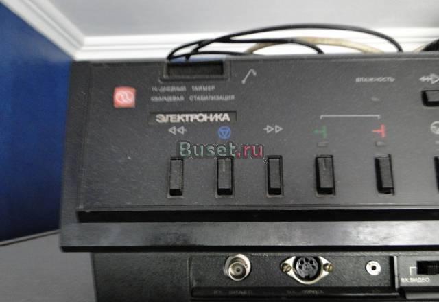 Цветной кассетный видеомагнитофон ВМ12 Москва