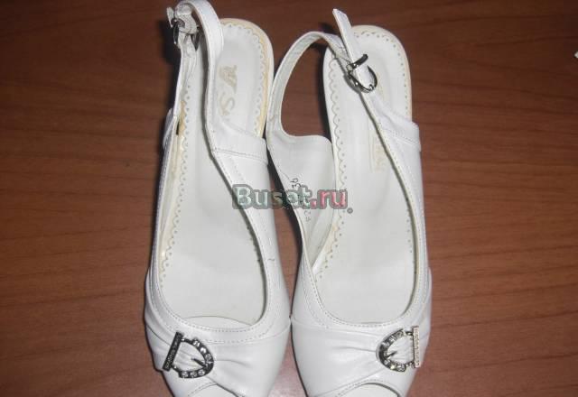 Босоножки белые Москва