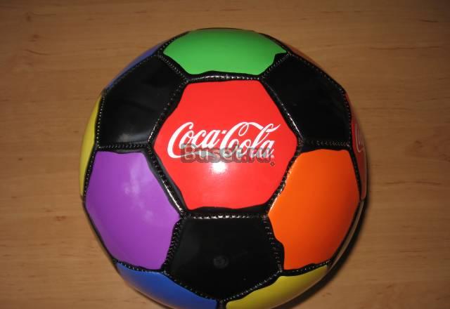Футбольный мяч с логотипом "Coca-Cola" Москва