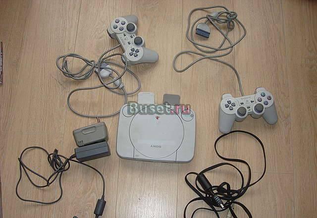 "Sony PS one"-приставка игровая на 2 джостика Москва