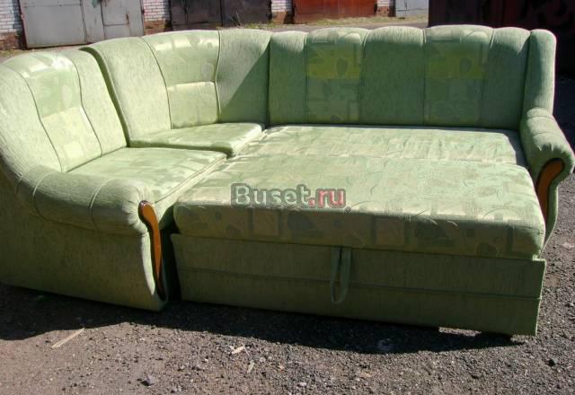 Угловой  диван.пружинный  блок.идеальное ссотояние Санкт-Петербург
