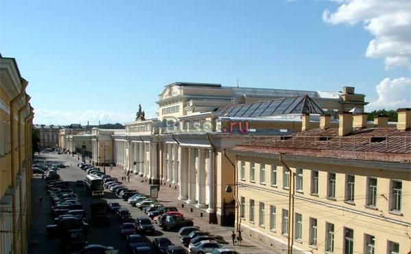 Ул. Садовая д. 8 - ул. Инженерная, д. 7 Санкт-Петербург
