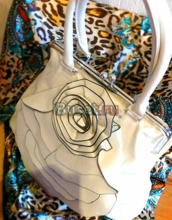 Восхитительная стильная сумка оригинальной формы Москва