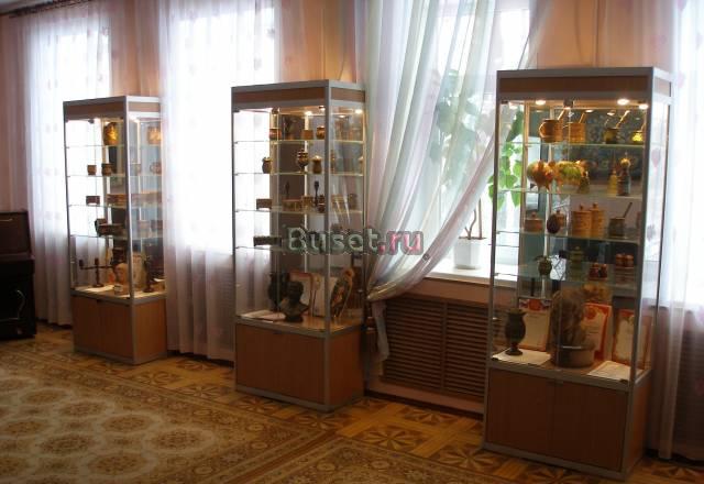 Продам торгово-выставочную витрину Москва