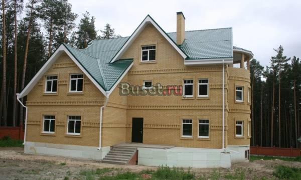 П. в.Сысерть, Особняк из кирпича  площадь 903 кв Сысерть