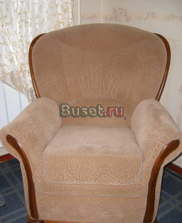 Продам диван и кресло в комплекте Москва