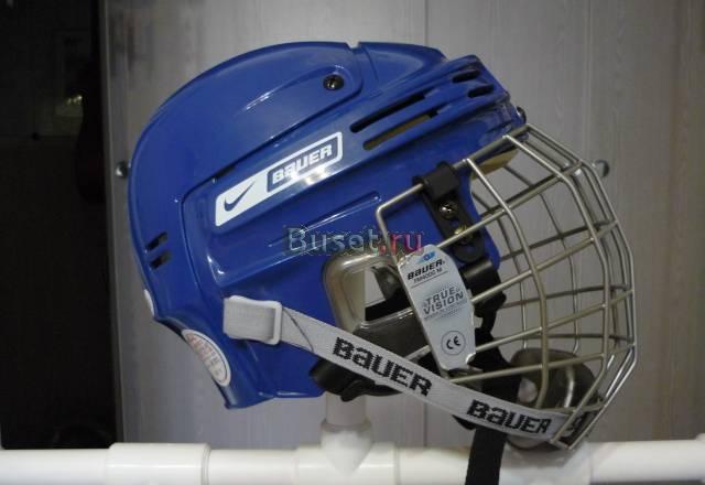 Хоккейный шлем "Bauer" с решеткой синий Москва