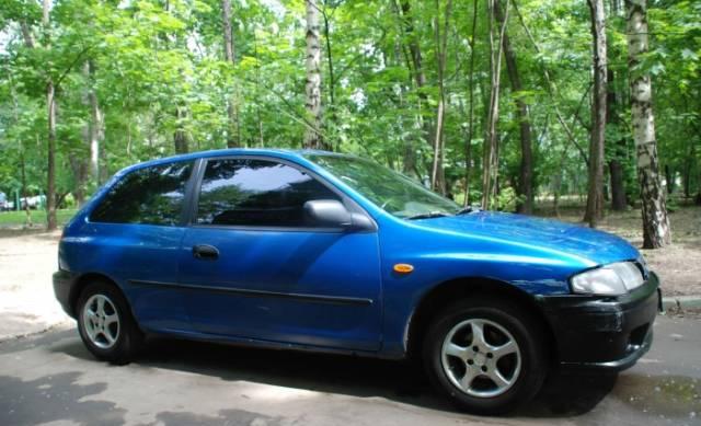 Mazda 323, 1997, 1.3л. 3-d, синяя Москва