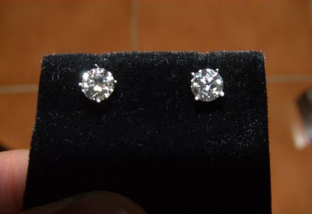 Серьги-пусеты с бриллиантами Москва