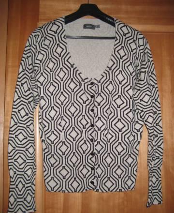 Светло-серая кофта mexx с рисунком Москва