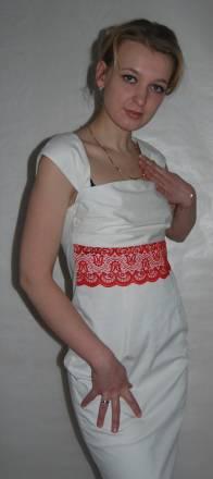 Платье с гипюром,42 размер Москва