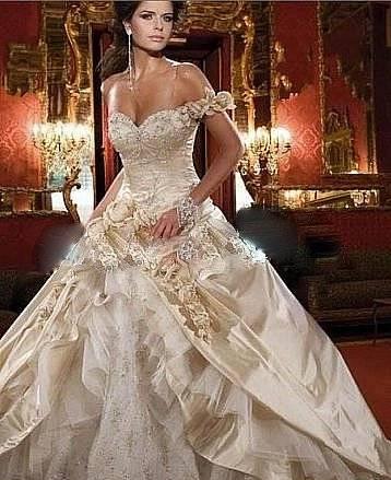 Королевское ( новое ) свадебное  платье Санкт-Петербург