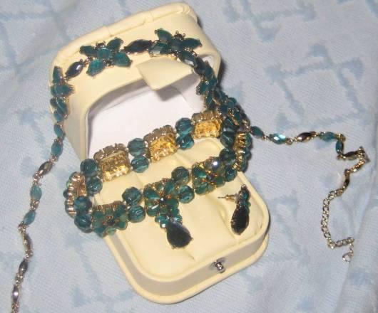 Очень красивый комплект.Италия. Москва