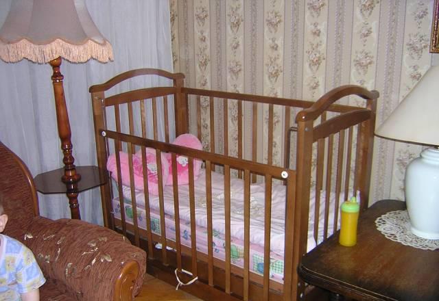 Детская кроватка-маятник + ортопедический матрас Москва