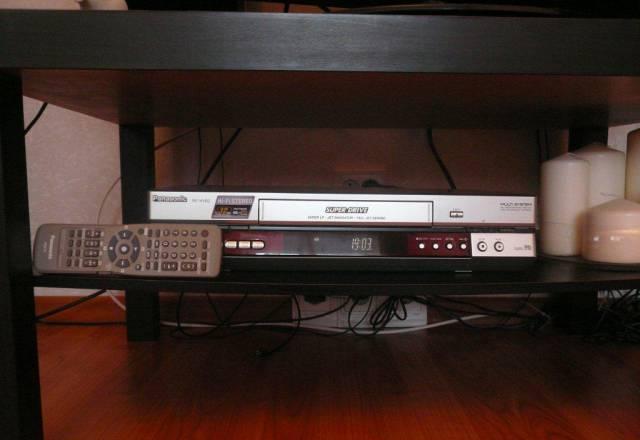VHS видеомагнитофон Panasonic NV-HV60 с кассетами Санкт-Петербург
