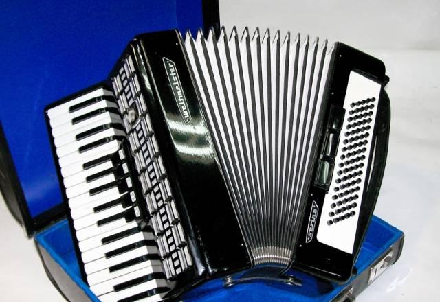 Аккордеон "вельтмейстер" 3/4 в отл.сост Москва