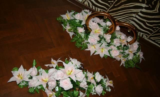 Свадебные кольца на машину и цветы на капот Москва