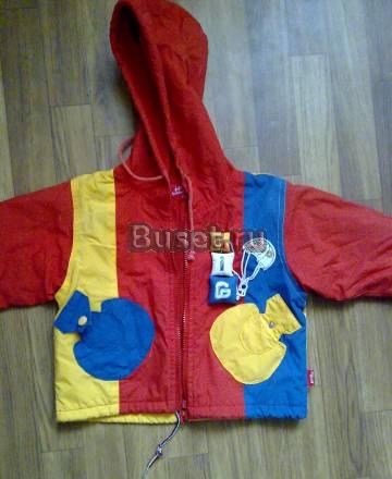 Детскую куртку с капюшоном Москва