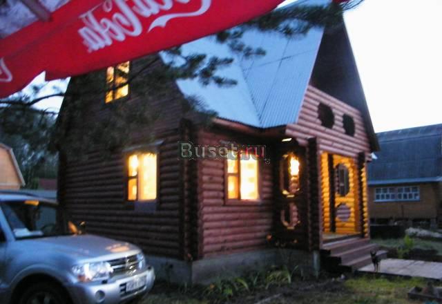 Участок с зимним бревенчатым домом Москва