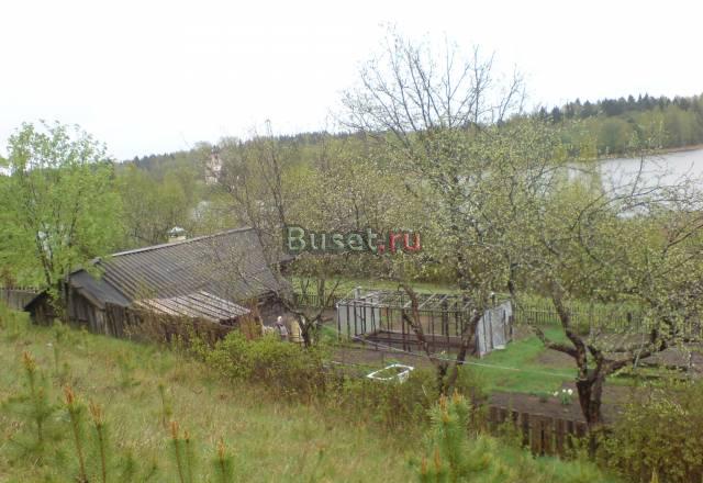 Дом на берегу озера Вышний Волочек