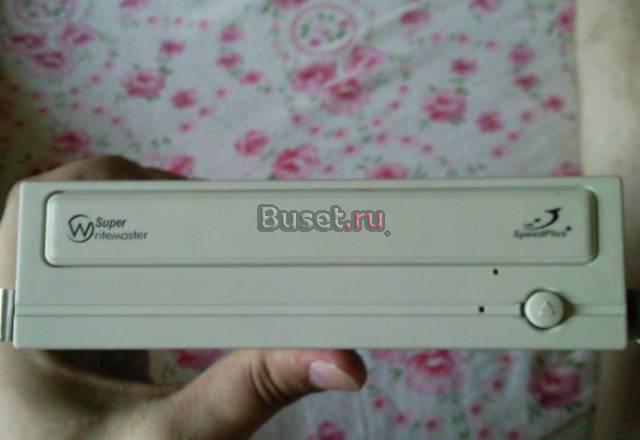 DVD-RW Toshiba SH-S223C White на гарантии (sata) Москва