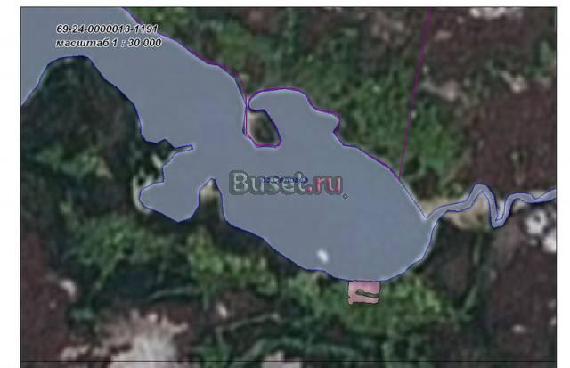 Земля на берегу озера Осташков