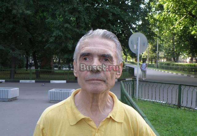Требуется сиделка к пожилому пенсионеру Москва