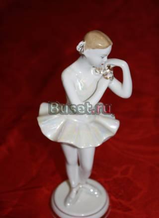 Статуетка "Девочка-балерина с букетом" Волгоград