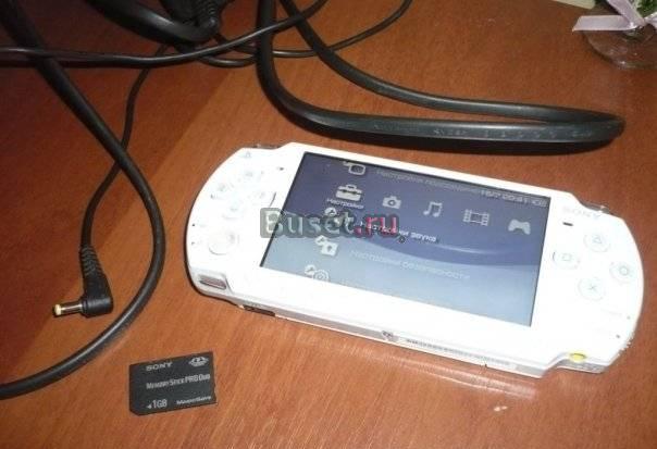 Sony PSP Slim ,белая,карта 1 гб,отл.сост Санкт-Петербург