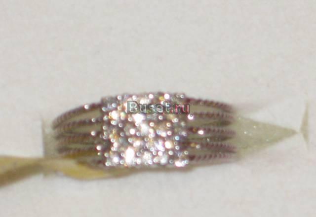 Красивое новое кольцо с бриллиантами Москва