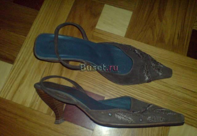 Новые туфли, украшенные вышивкой и пайетками Москва