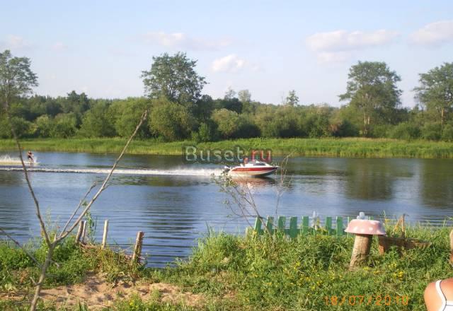 Дом на берегу реки с земельным участком Кингисепп