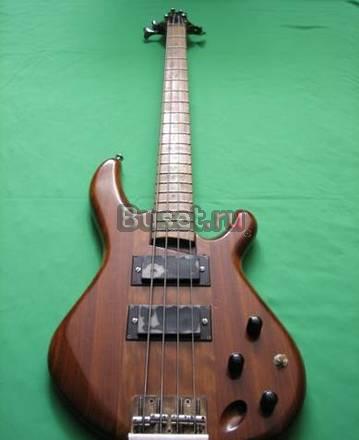 Мастеровая бас гитара продам Москва