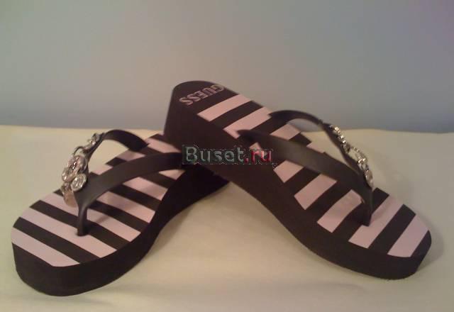 Новые Шлепки Guess размер 37. 1200р Москва