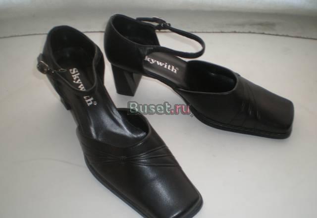 Классические, черные туфли-босоножки на каблуке Санкт-Петербург