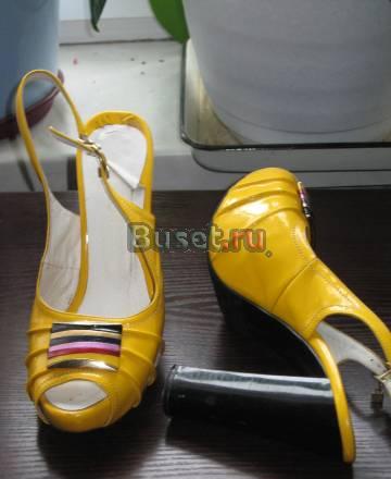 Желтые босоножки Псков