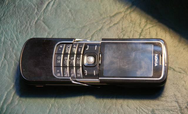 Nokia 8600 Luna Москва