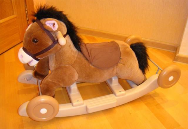 Б/у каталка качалка Пони плюшевая Москва