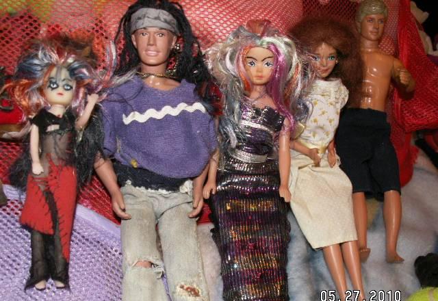 Оригинальные барби - 2 семьи Москва