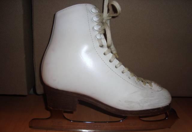 продаются коньки Санкт-Петербург